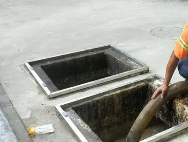 新华镇化粪池清理