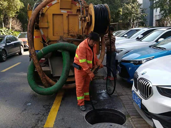 新华镇排污管道清淤